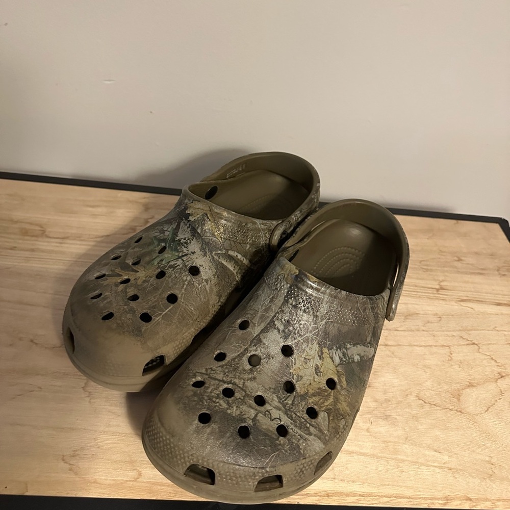 Camo, camouflage Crocs, size 9 Men, size 11 women